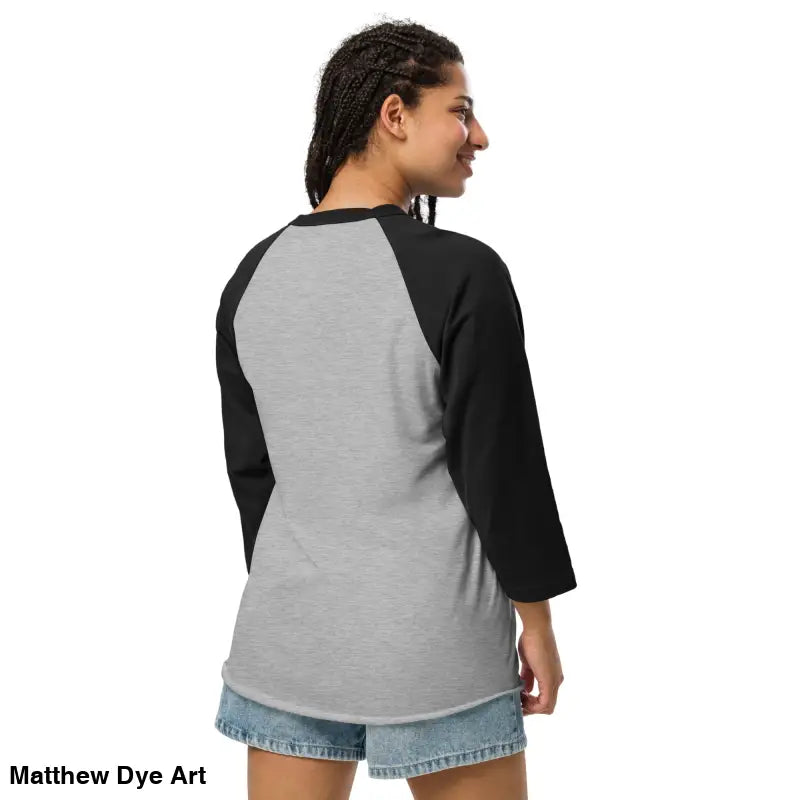 Stylish raglan shirt in gray and black for a charming retro Halloween vibe